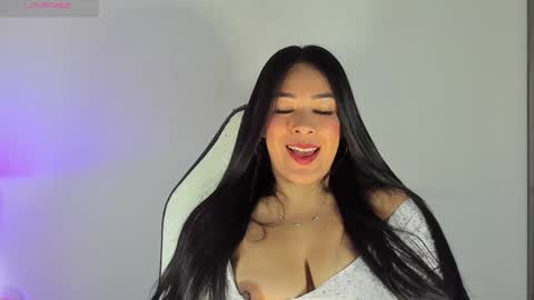 Laura online show from December 12, 1:06 pm