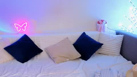 Bella online show from November 23, 8:21 pm