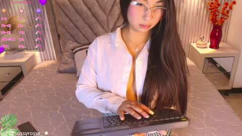 bella_martini_ online show from April 2, 1:41 pm