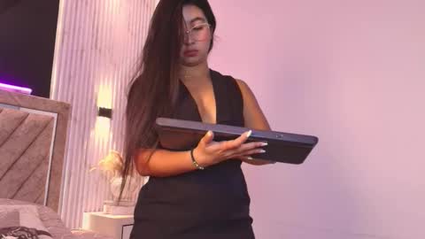 bella_martini_ online show from March 28, 12:26 pm