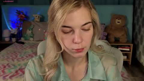 Bella online show from November 17, 12:44 am