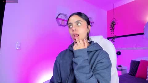 BELLA online show from March 10, 8:24 pm