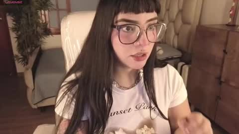 Bella  online show from October 7, 7:29 pm