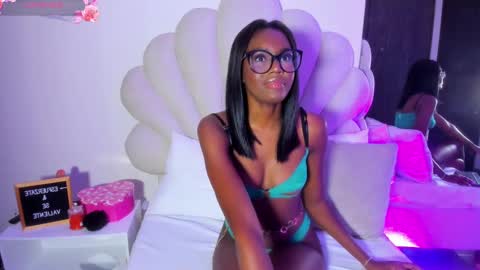 Bella Dajud online show from September 19, 1:59 am