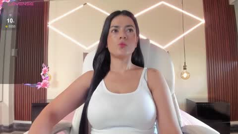 Bella Clair online show from April 4, 3:00 pm