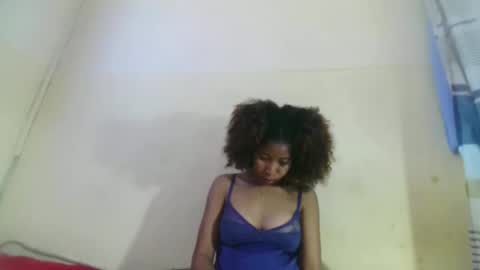 bellaena online show from April 13, 6:25 am