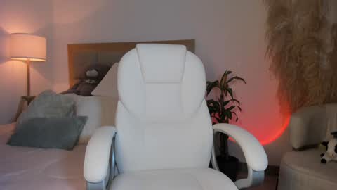 Bella Mia online show from January 20, 1:50 am