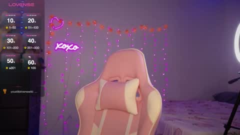 Bella Monroe online show from October 14, 4:04 am