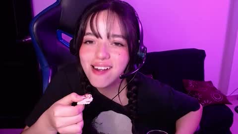 Bella Monteluna online show from September 24, 5:17 am