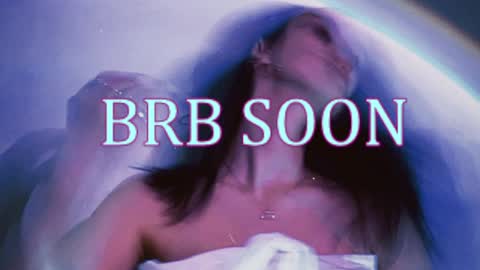 bellaparker_ online show from April 3, 10:24 am