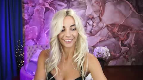 Bella online show from September 24, 8:08 pm