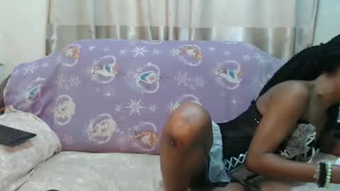 bellatee online show from November 3, 6:39 am