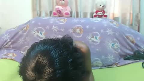 bellatee online show from October 13, 6:05 am