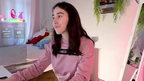 Bella online show from September 8, 3:44 pm