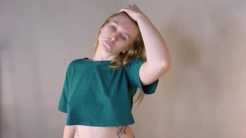 Vicki online show from November 23, 6:42 pm