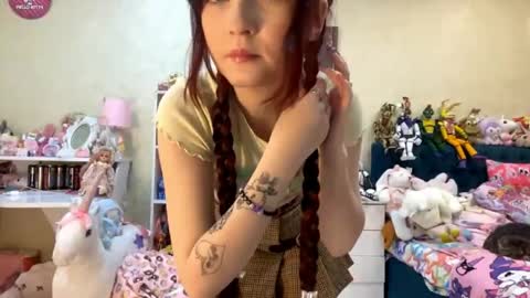 Eva  online show from April 25, 7:55 am