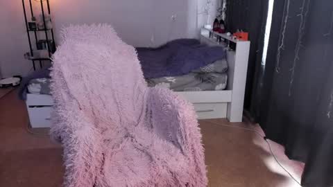 Dory make me happier online show from March 16, 4:48 am