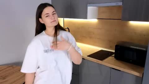 Alissa online show from November 29, 7:23 am