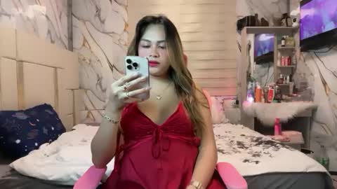 MAXINE online show from March 17, 5:17 pm