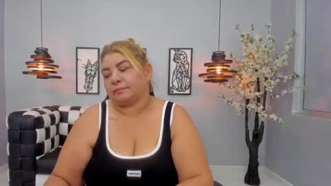 BigAssMaturee online show from December 1, 1:25 pm