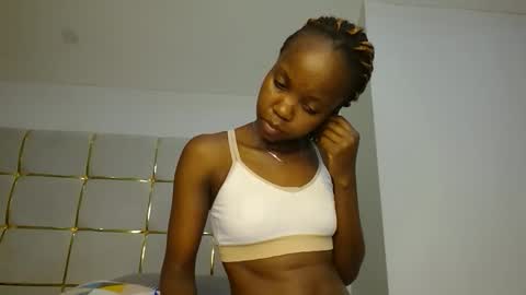 bigbaby004 online show from November 17, 9:15 pm