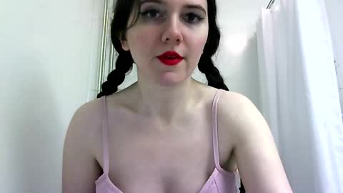 Isabella online show from February 16, 12:00 am