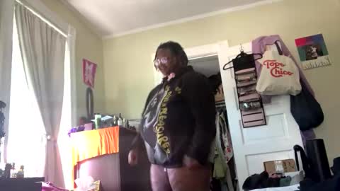 bigkittyraven online show from April 6, 3:46 pm