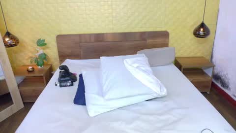 bigroundbooty_ online show from April 18, 7:07 pm