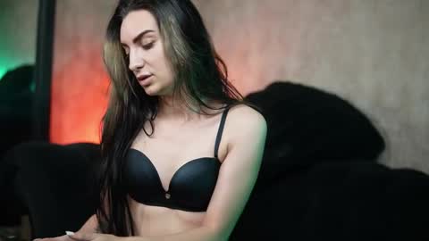  Biki  online show from December 1, 1:09 am