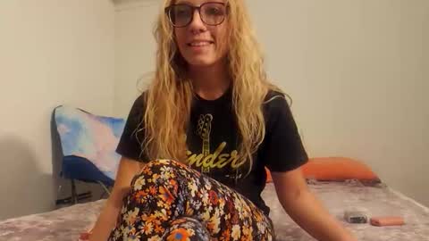 Brittany Bear online show from March 5, 1:01 am