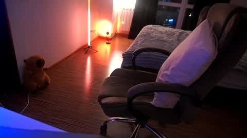 Ann Braslowsky online show from October 9, 10:58 pm