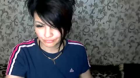 black_hot_01 online show from October 22, 10:15 pm