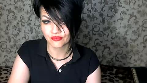 black_hot_01 online show from September 12, 11:01 pm