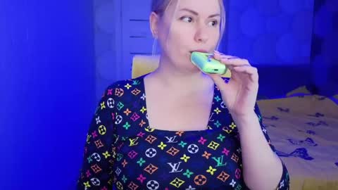 blackeyes11 online show from April 19, 1:49 am