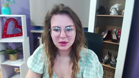 Z O E Y online show from March 11, 5:35 am