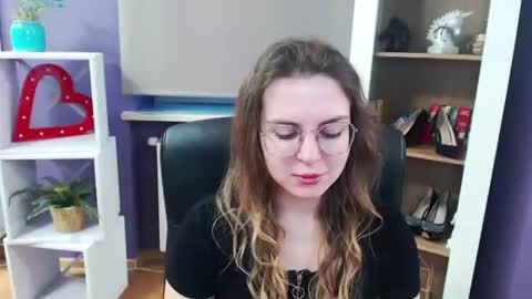 Z O E Y online show from March 7, 5:29 am