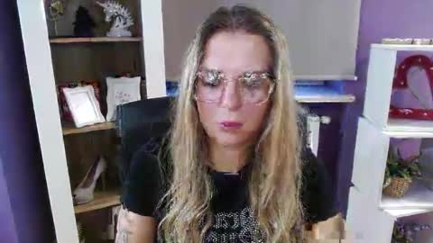 Z O E Y online show from October 3, 5:12 am