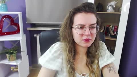 Z O E Y online show from February 11, 5:37 am