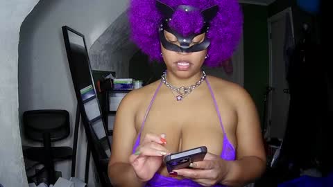 Queen Siren online show from December 6, 1:07 am