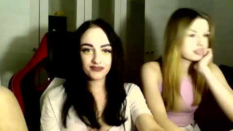 Ivy online show from March 6, 5:00 pm