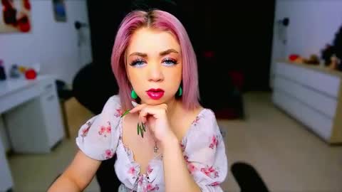 Nicole online show from January 15, 7:48 am