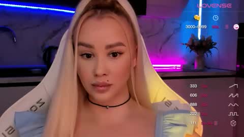 Lana online show from November 11, 7:15 am