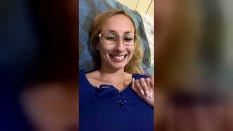 blonde3292 online show from March 2, 6:14 pm