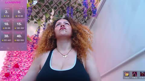 blonde_squirt_ online show from March 2, 1:18 pm