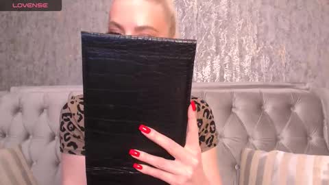 Helen online show from September 20, 10:30 pm