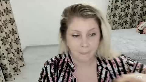 blondysarah online show from March 1, 9:25 pm