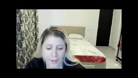 blondysarah online show from February 23, 2:38 pm
