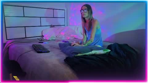 blue-eyed-foxxxxy online show from August 1, 5:42 am