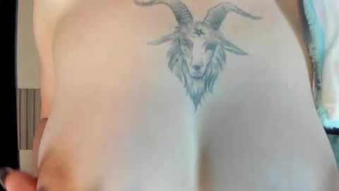 blue_sixx online show from September 9, 2:28 pm