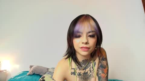 Alice bleu for friends  online show from December 31, 1:26 am